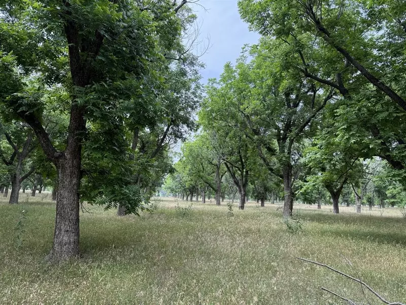 3024 E Landings N, Granbury, TX 76049