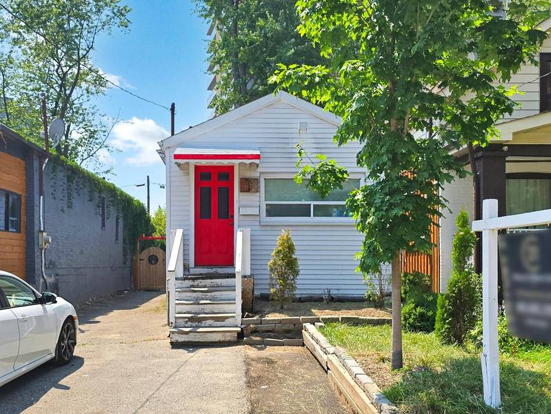 48 St Dunstan DR, Toronto E06, ON M1L 2V5