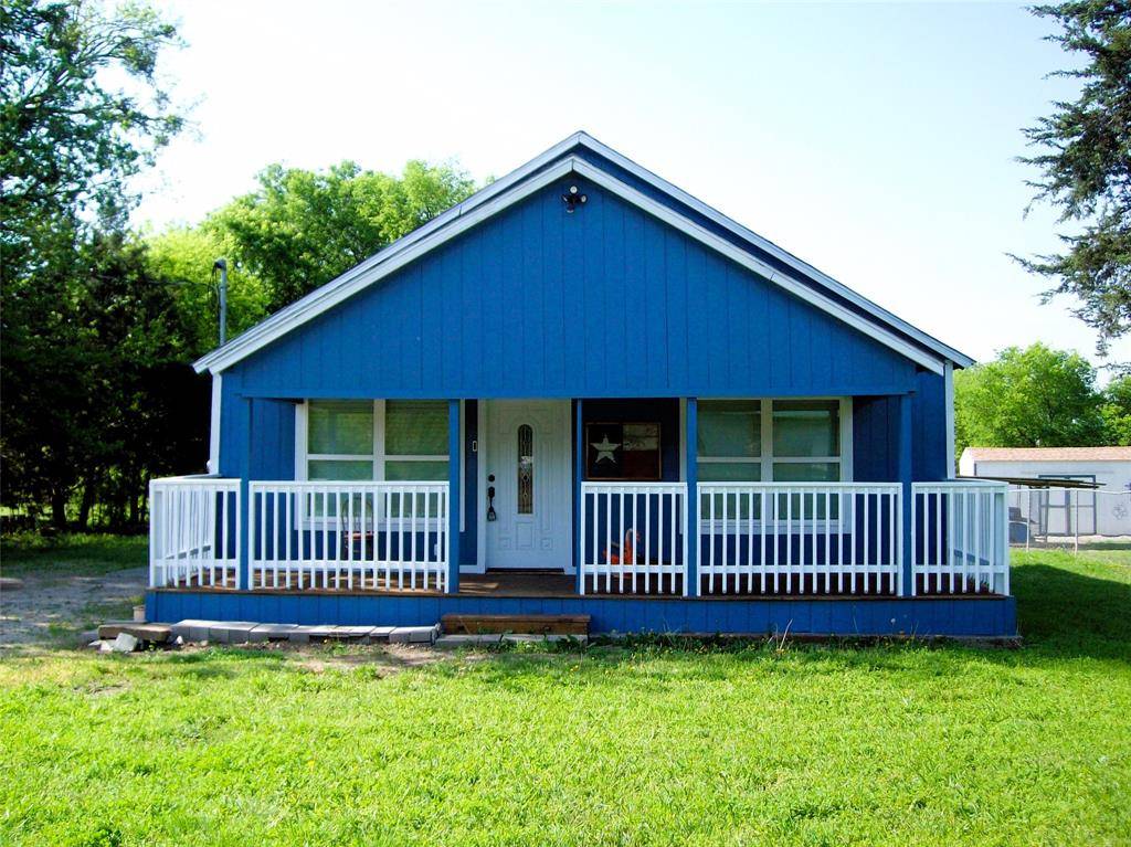 303 W Church Street, Bailey, TX 75452