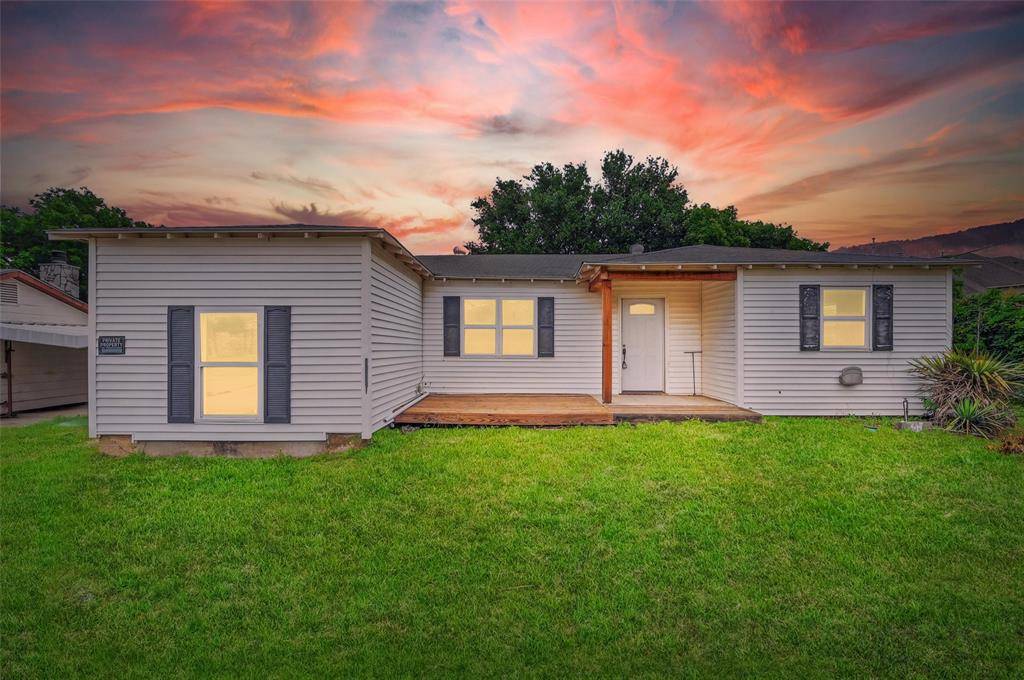 300 Little School Road,  Kennedale,  TX 76060