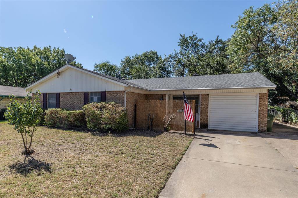 Hurst, TX 76053,817 Edgehill Drive