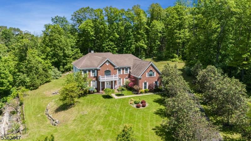 8 Limekiln Ct, Green Twp., NJ 07821