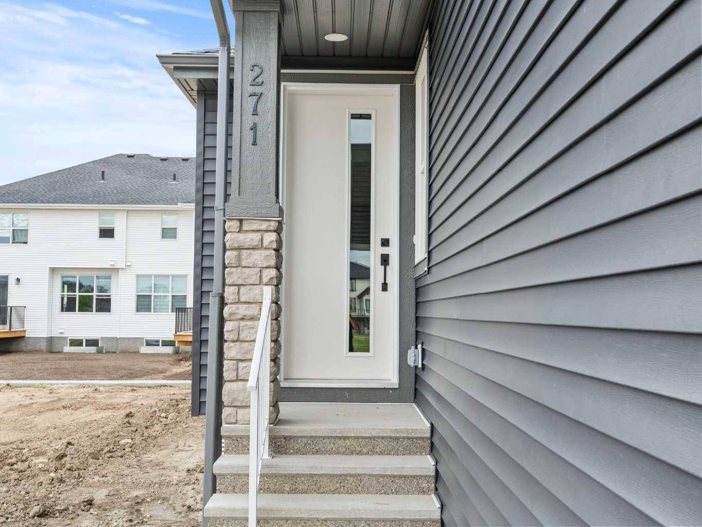 Chestermere, AB T1X 3C2,271 Kinniburgh LOOP