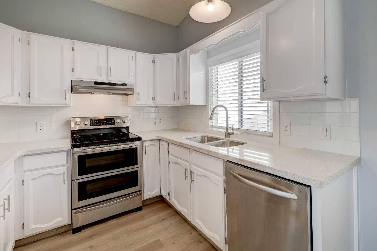 Calgary, AB T3G1X8,7802 Ranchview DR NW