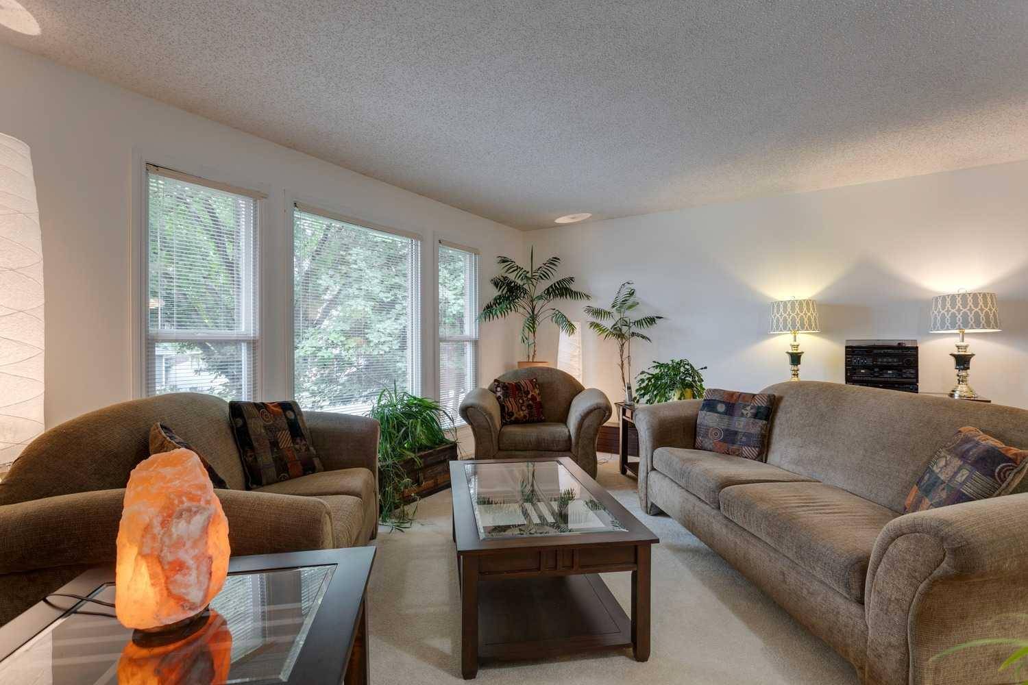 Calgary, AB T3B 3X1,7336 Silver Springs RD NW
