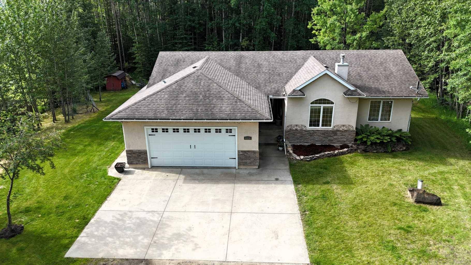 6405 15 AVE, Edson, AB T7E 1S3