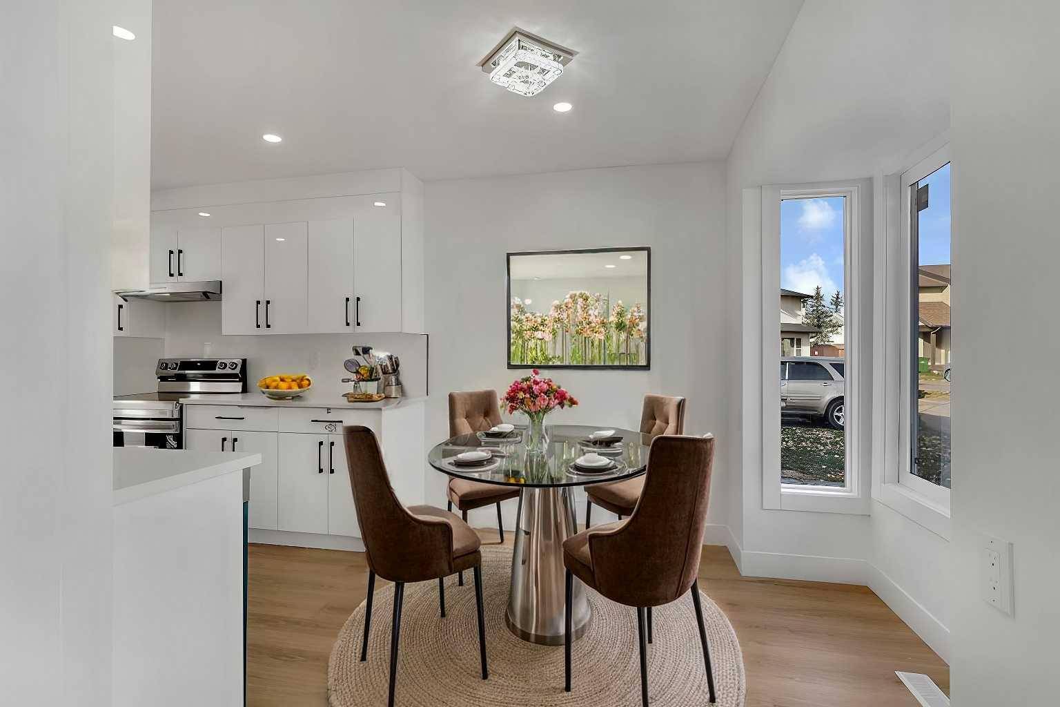 Calgary, AB T2A 6L3,256 Abinger CRES Northeast