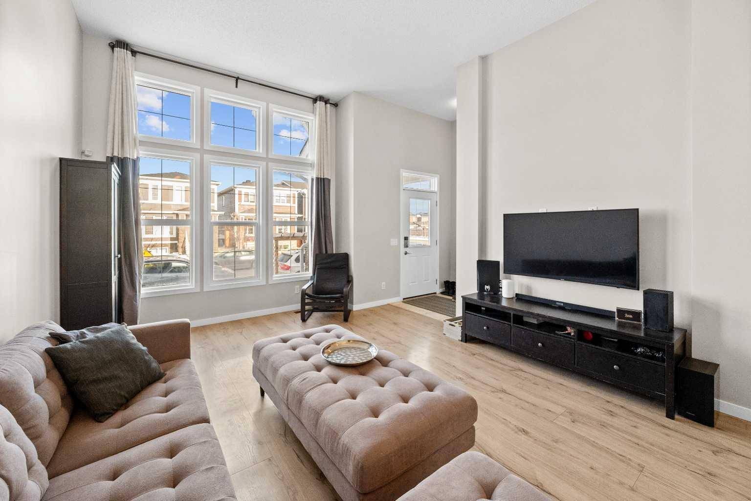 Calgary, AB T3N 0R2,15 Red Embers LN Northeast