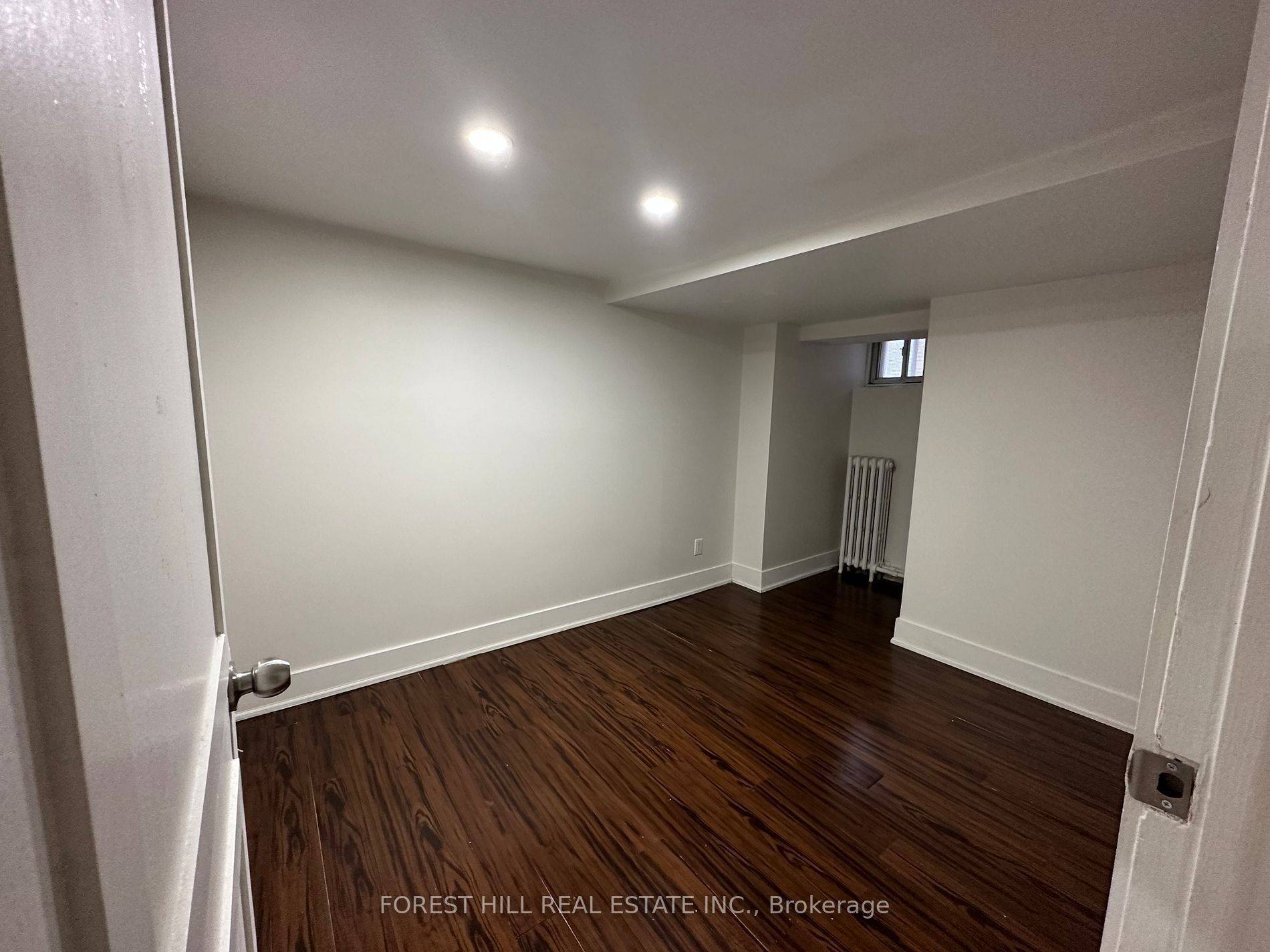 Toronto C03, ON M5P 2K6,922 Avenue RD #Bsmt #2