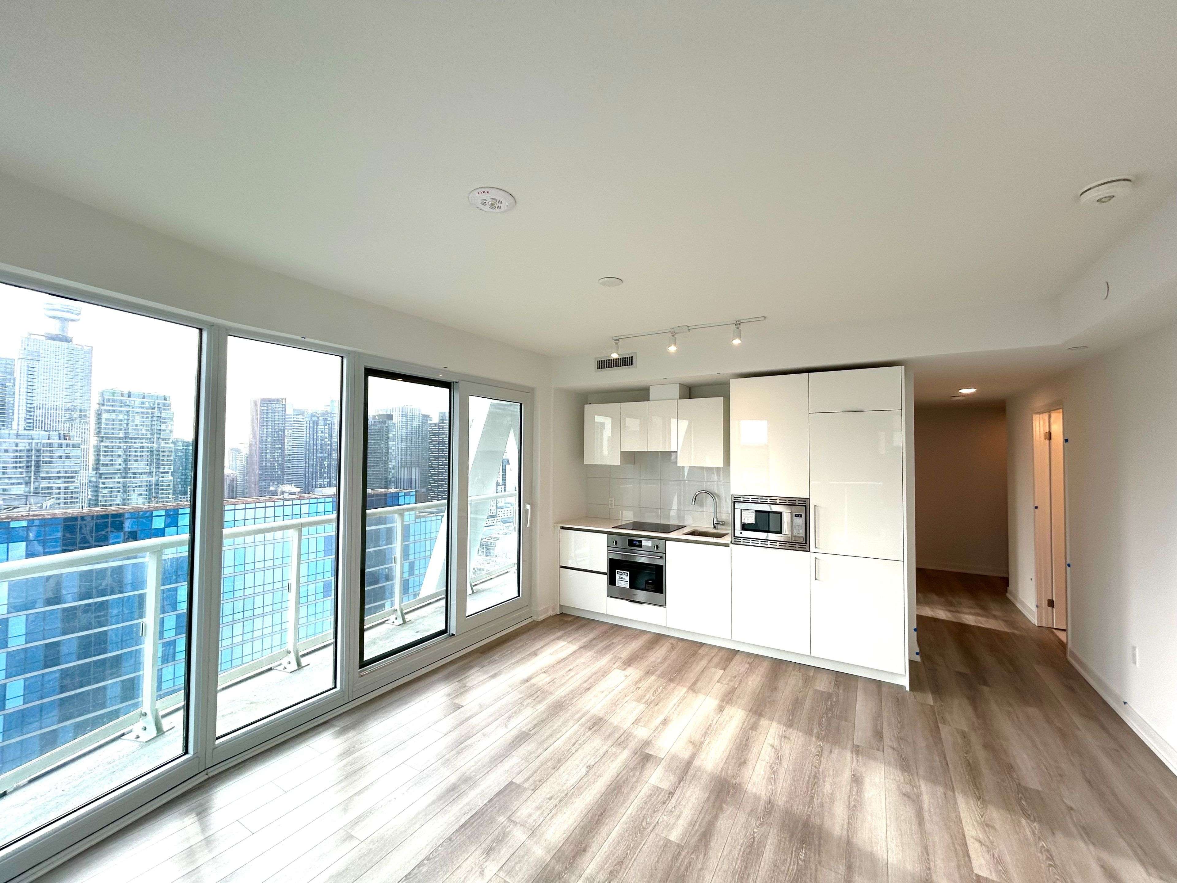 Toronto C01, ON M5T 0G7,230 Simcoe ST #2714