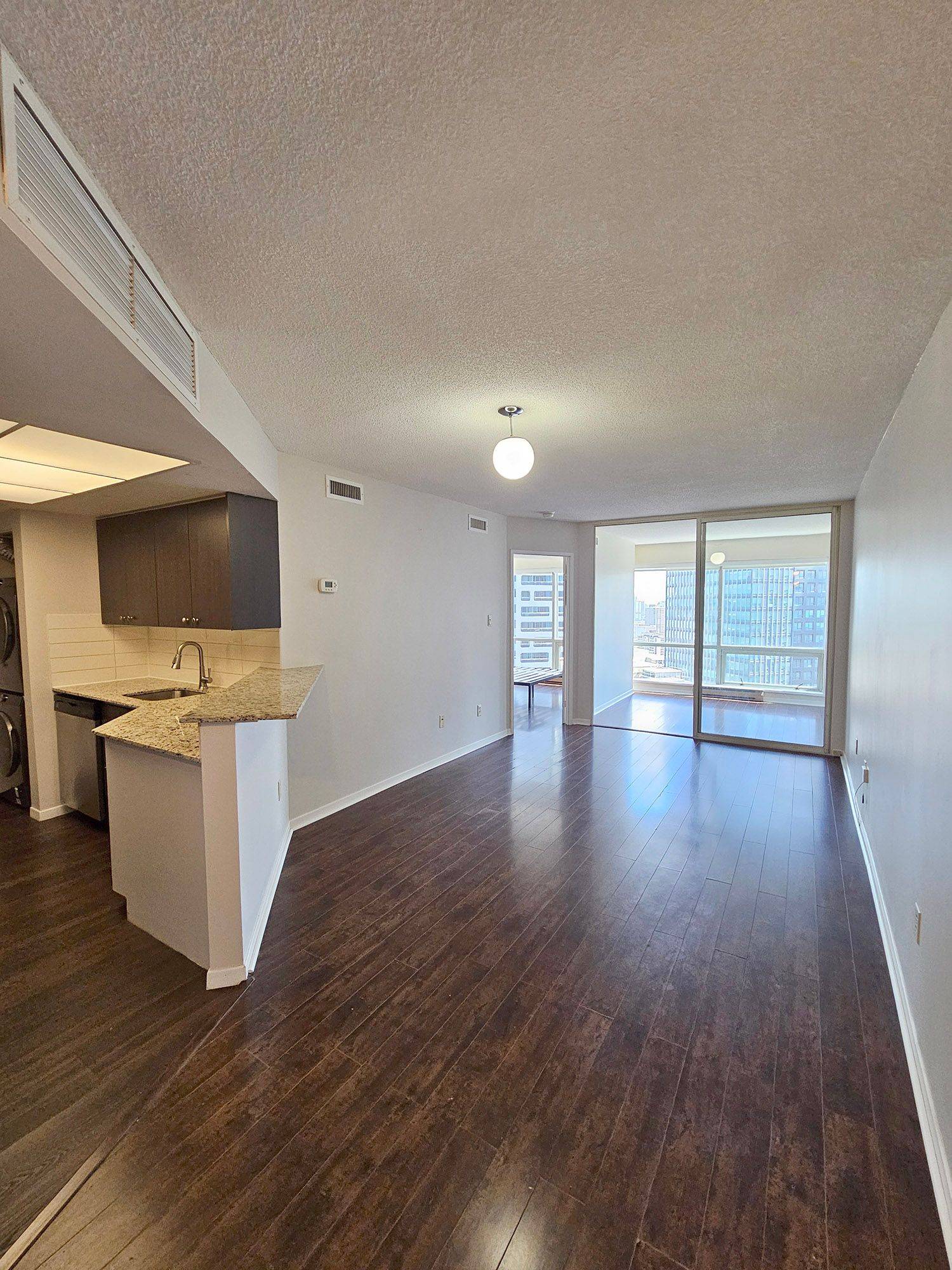 Toronto C01, ON M5S 3A6,1001 Bay ST #2305