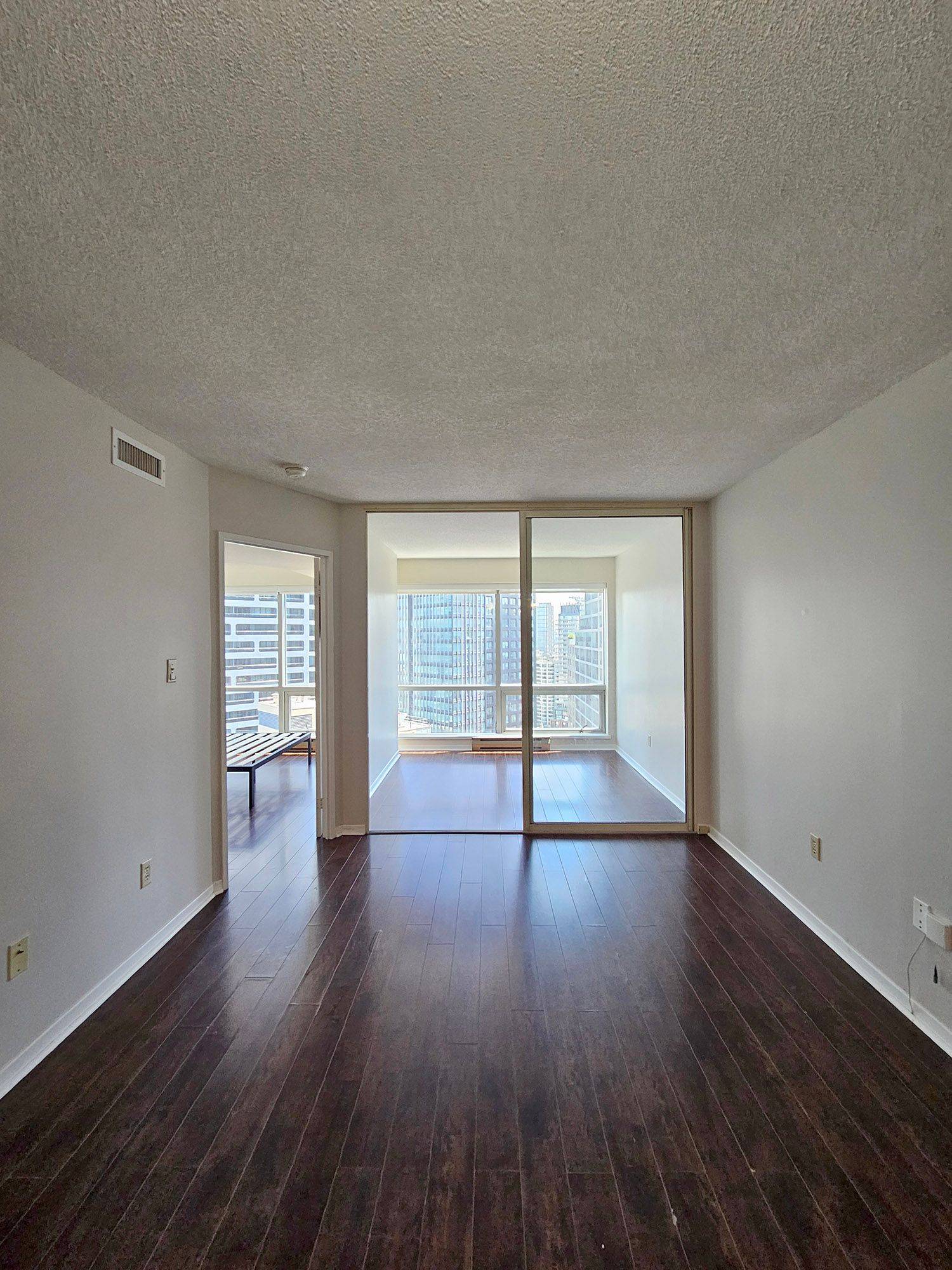 Toronto C01, ON M5S 3A6,1001 Bay ST #2305