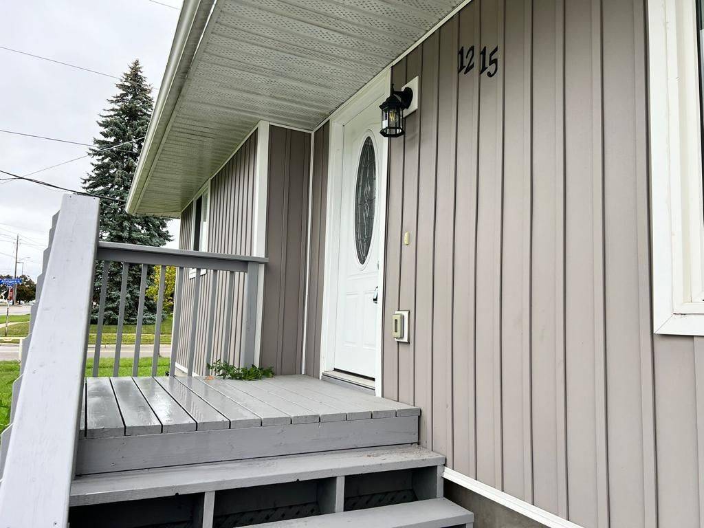 Oshawa, ON L1H 1H6,1215 King ST E #Main