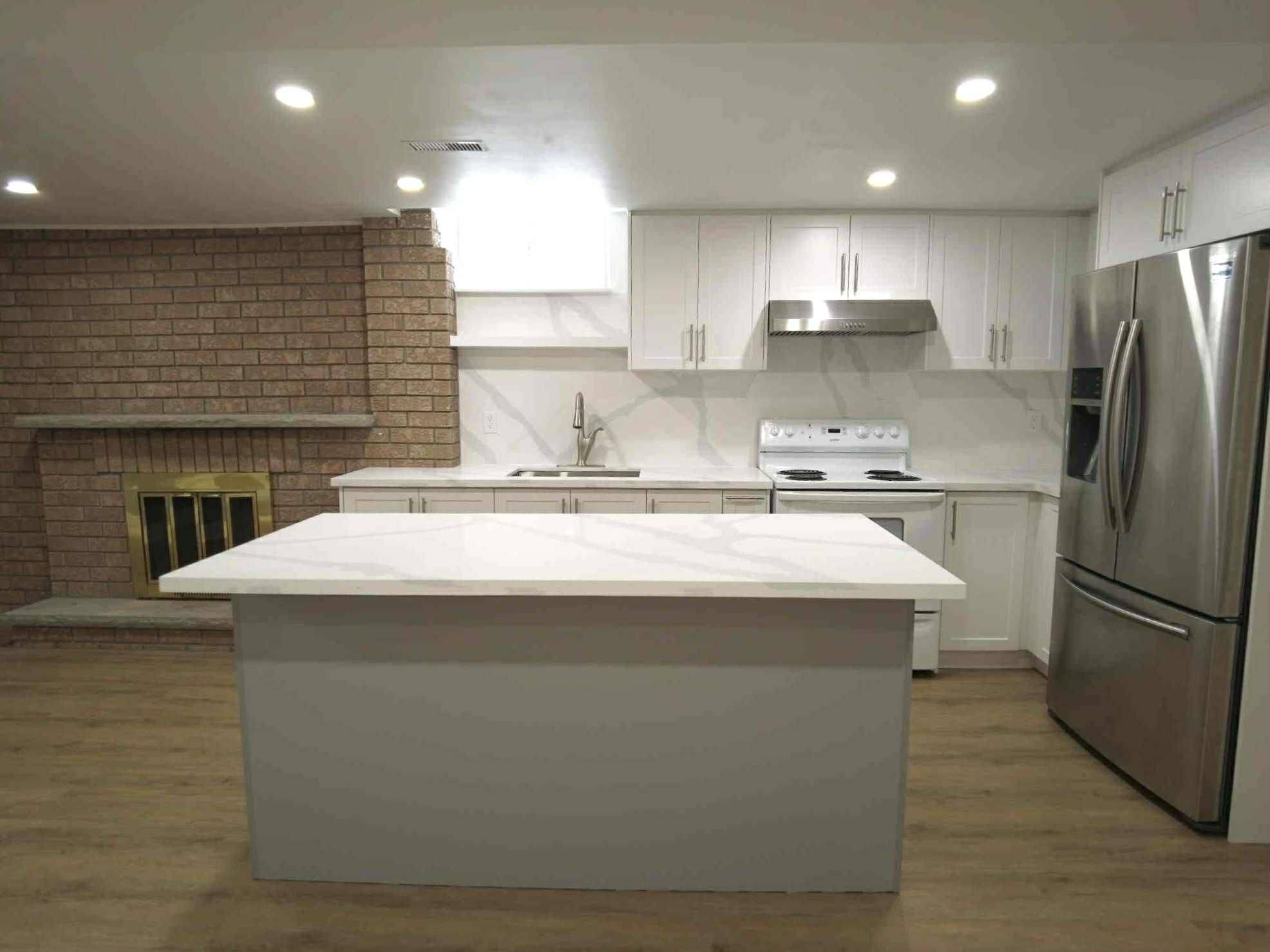 24 Keefer CT, Vaughan, ON L4J 5X9