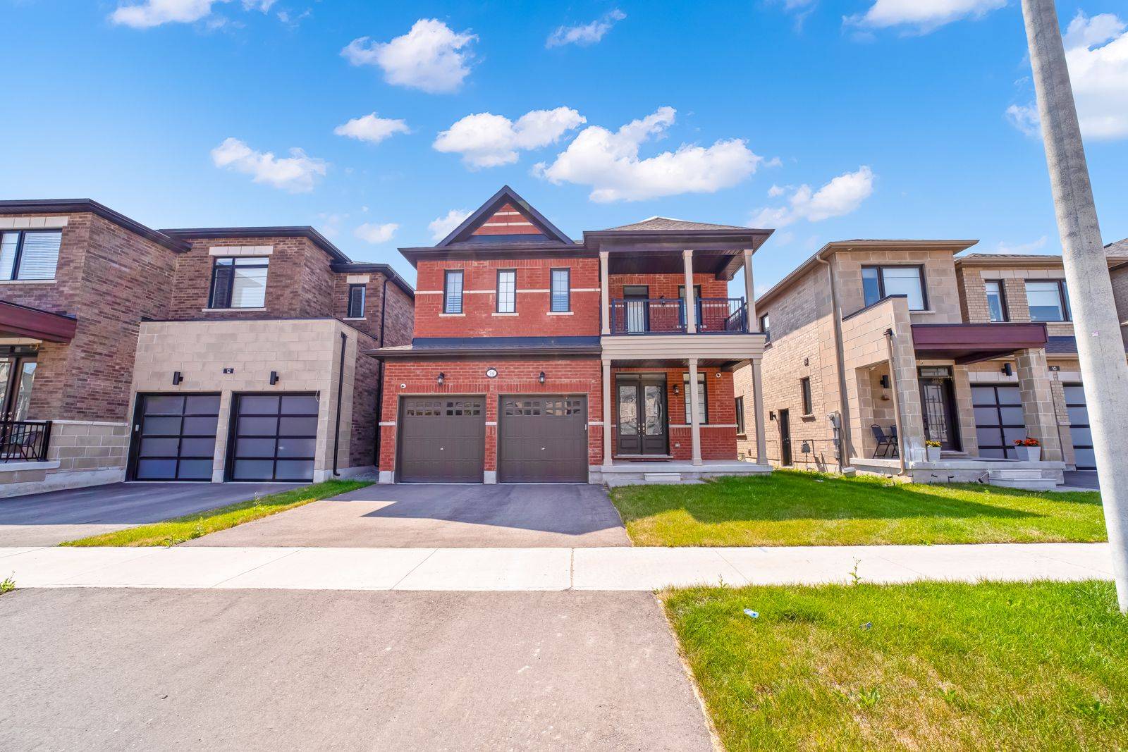 14 Nigh DR, Markham, ON L3S 0G4