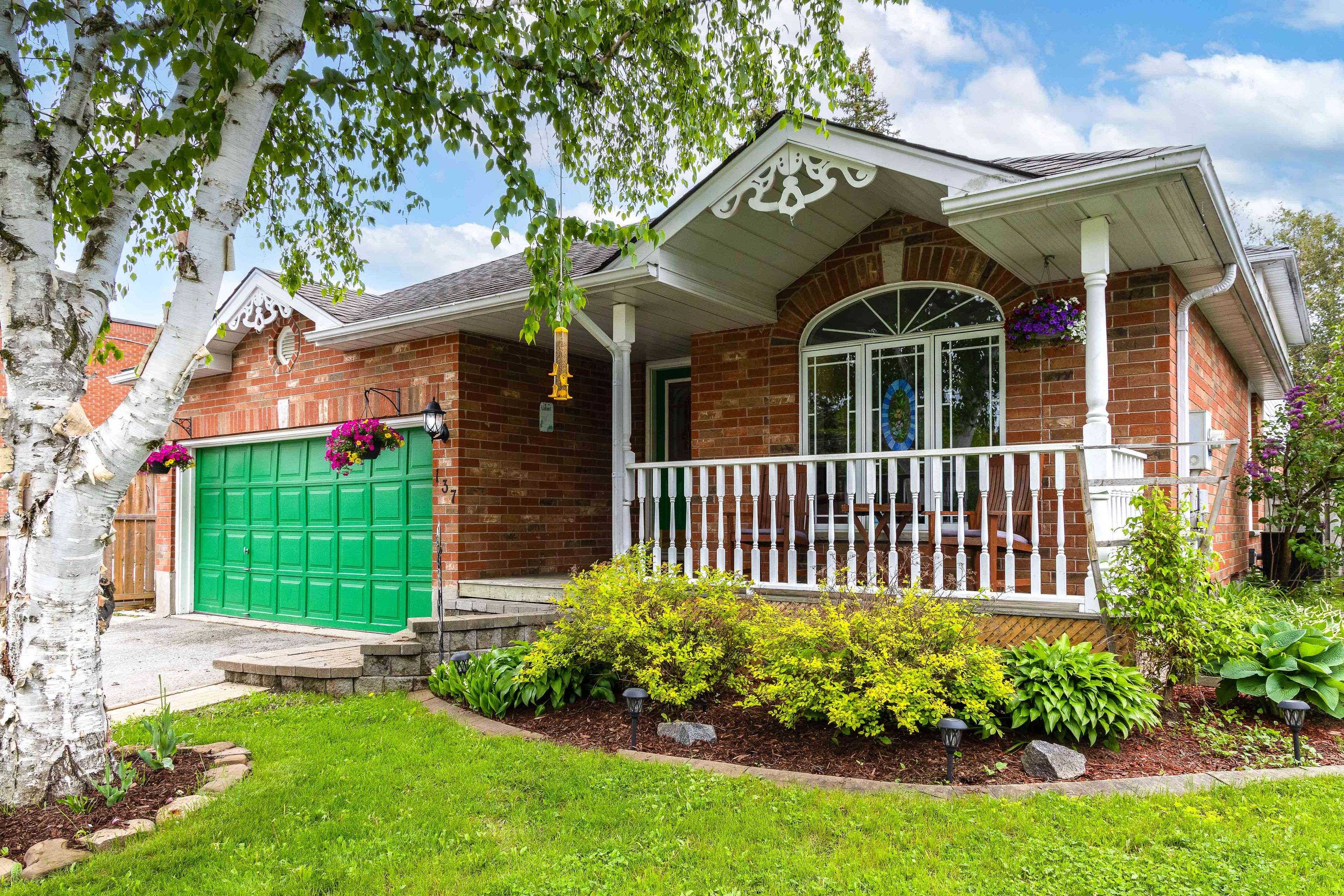 137 Queen ST, New Tecumseth, ON L9R 1K4