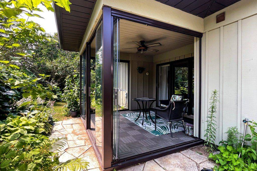 Collingwood, ON L9Y 3M2,115 Robinson ST