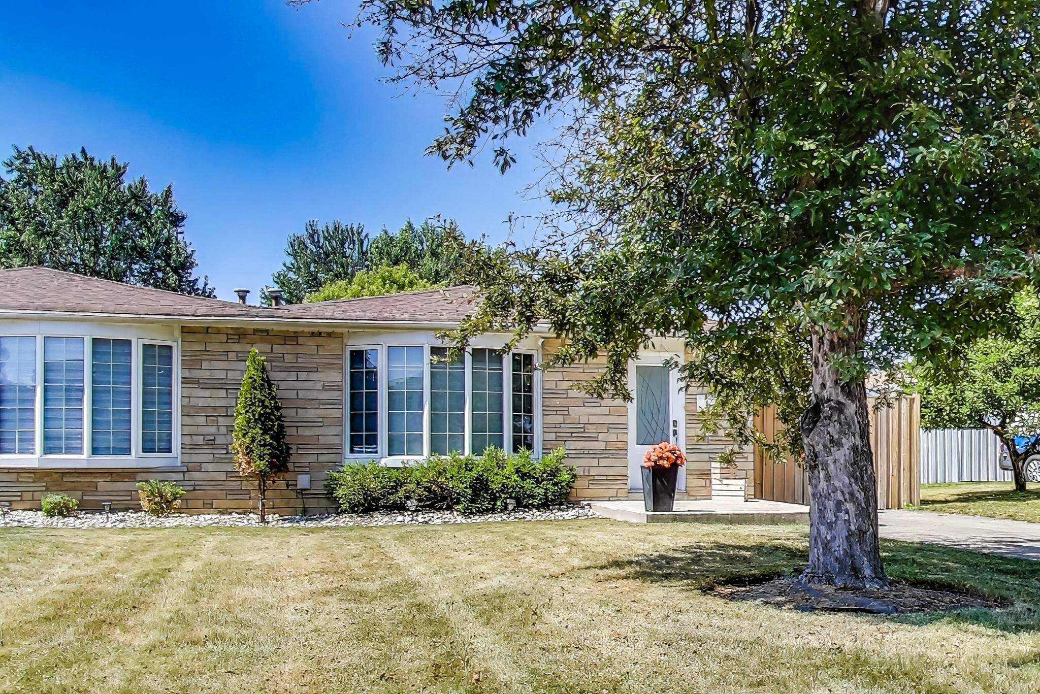 Brampton, ON L6T 3J6,116 Fallingdale CRES