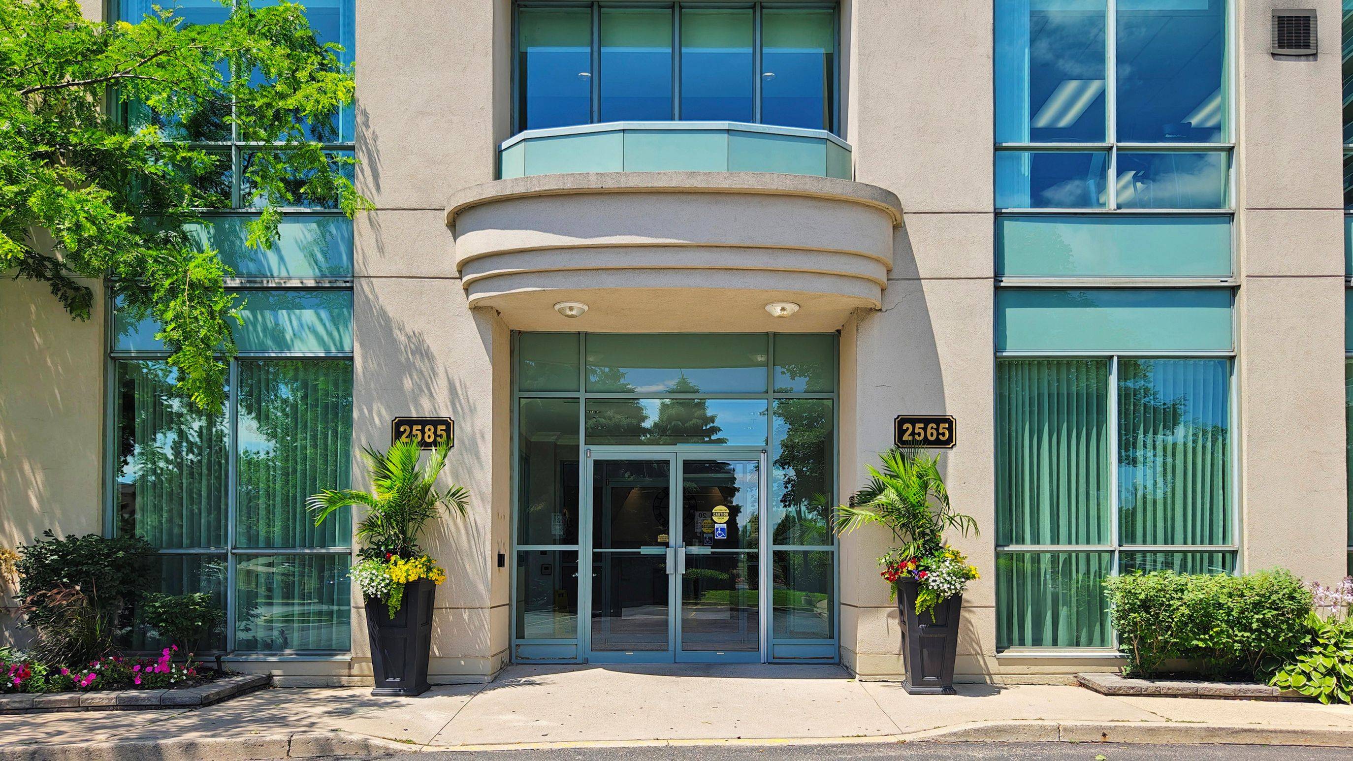 Mississauga, ON L5M 6Z8,2585 Erin Centre BLVD #207