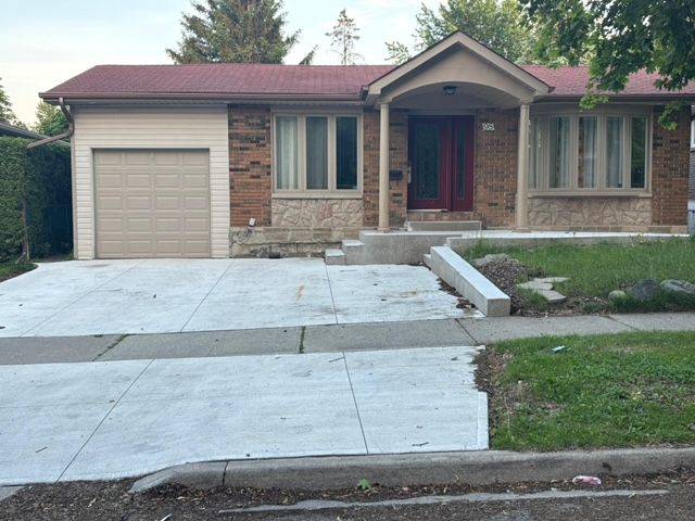 98 Ambleside DR #Lower, Brampton, ON L6Y 1B9