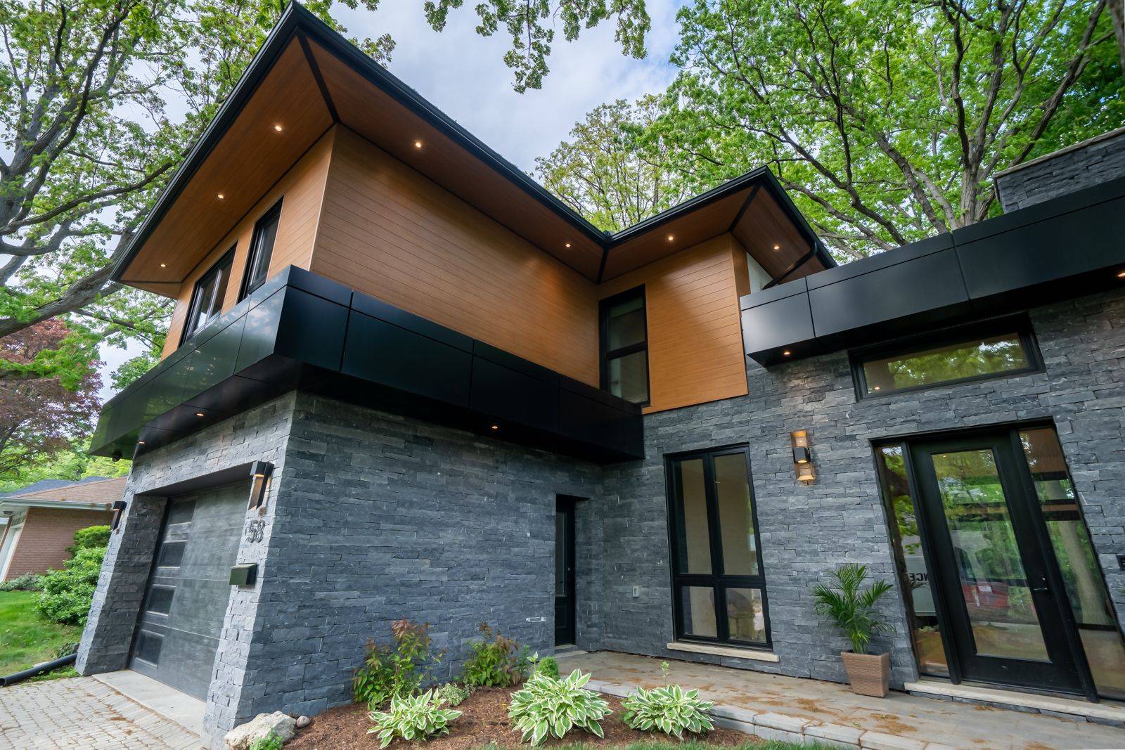 Toronto W08, ON M9B 3B6,58 Farningham CRES