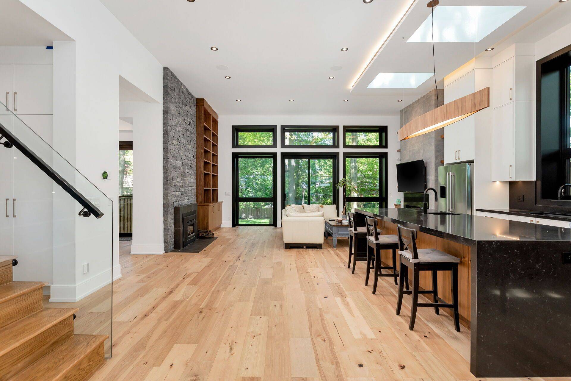 Toronto W08, ON M9B 3B6,58 Farningham CRES