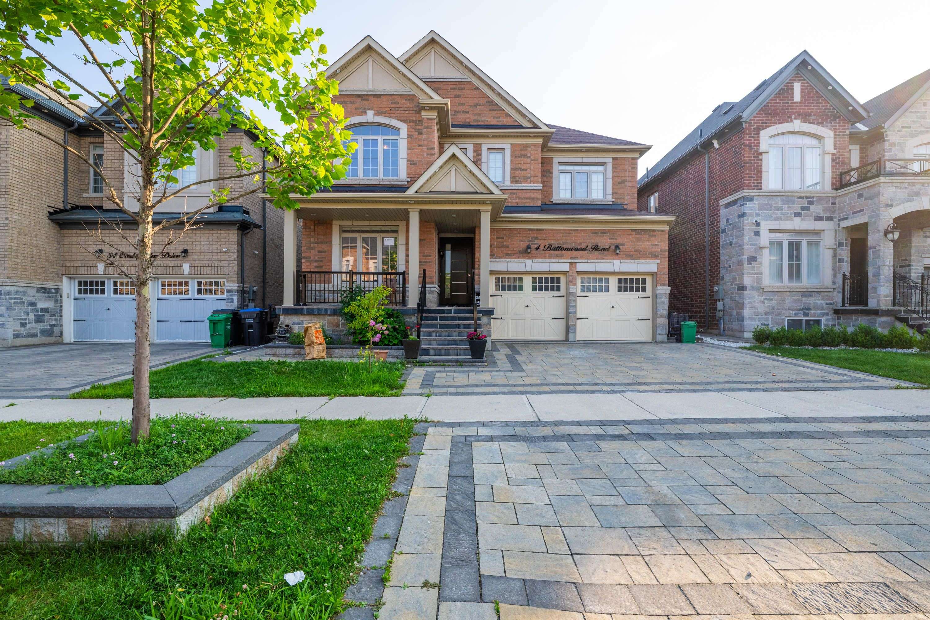 4 Buttonwood RD, Brampton, ON L6P 4J9