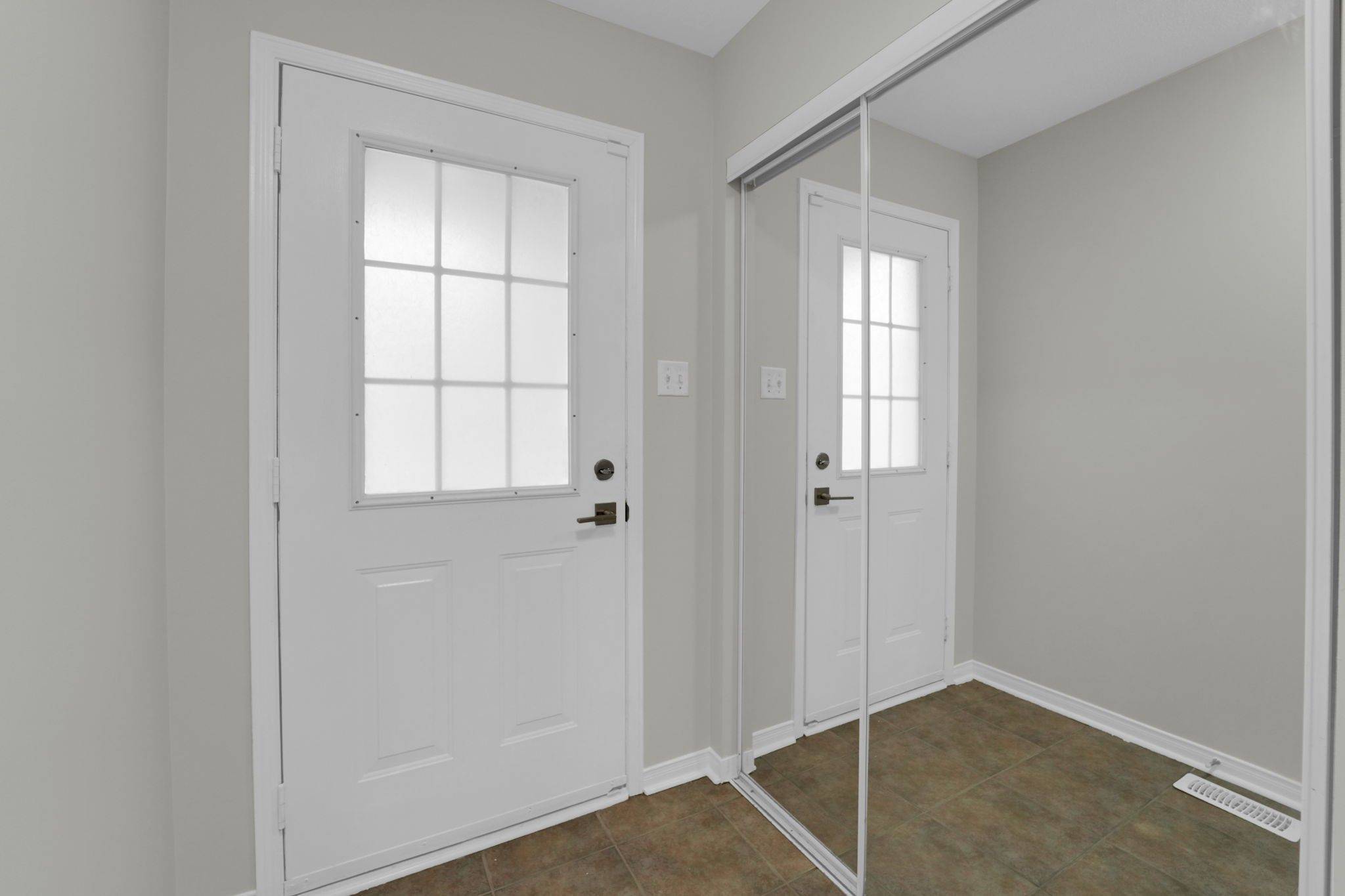 Mississauga, ON L5M 7Z6,86 Joymar DR