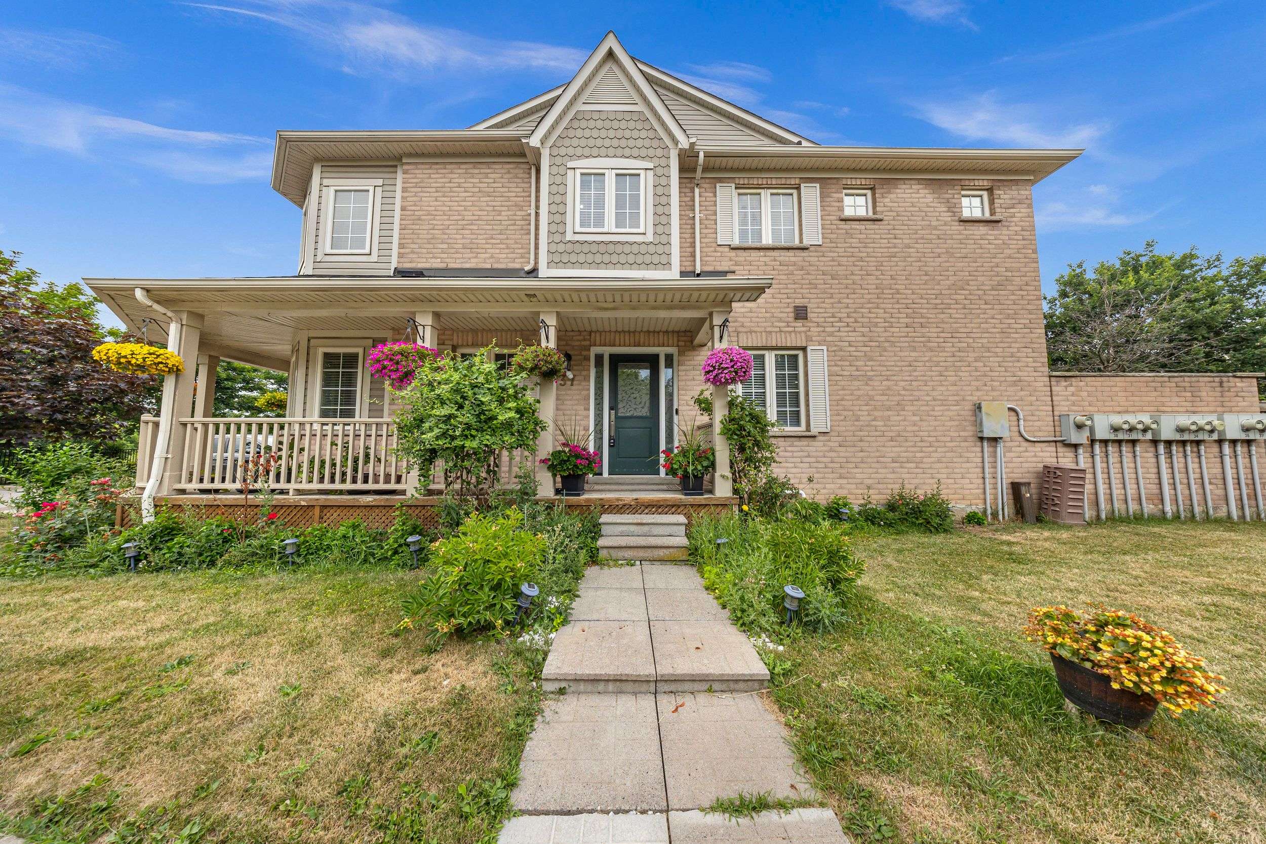 Mississauga, ON L5N 7Y6,7190 Atwood LN #37