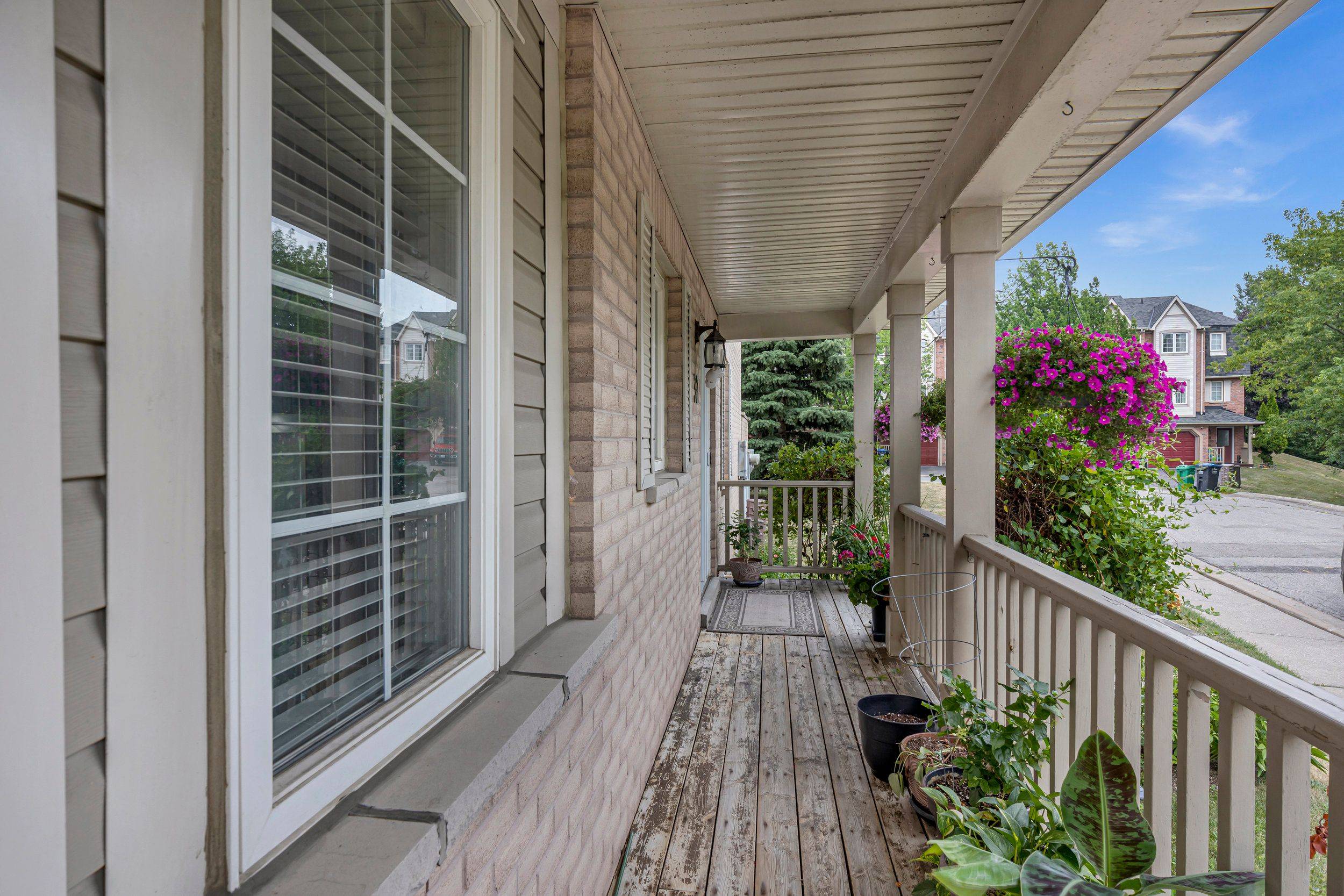 Mississauga, ON L5N 7Y6,7190 Atwood LN #37