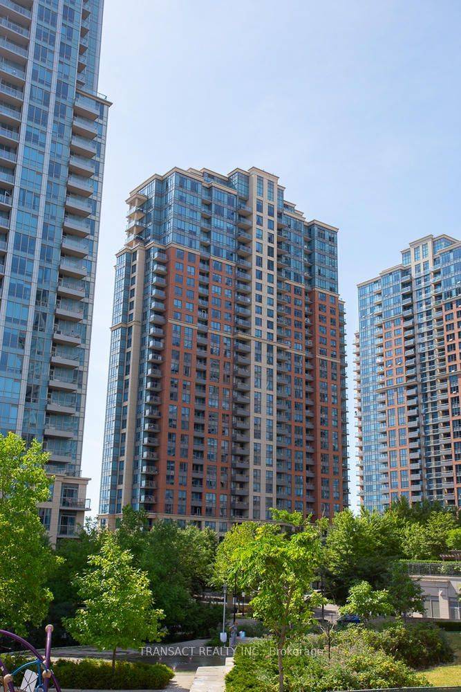 25 Viking LN #2646, Toronto W08, ON M9B 0A1