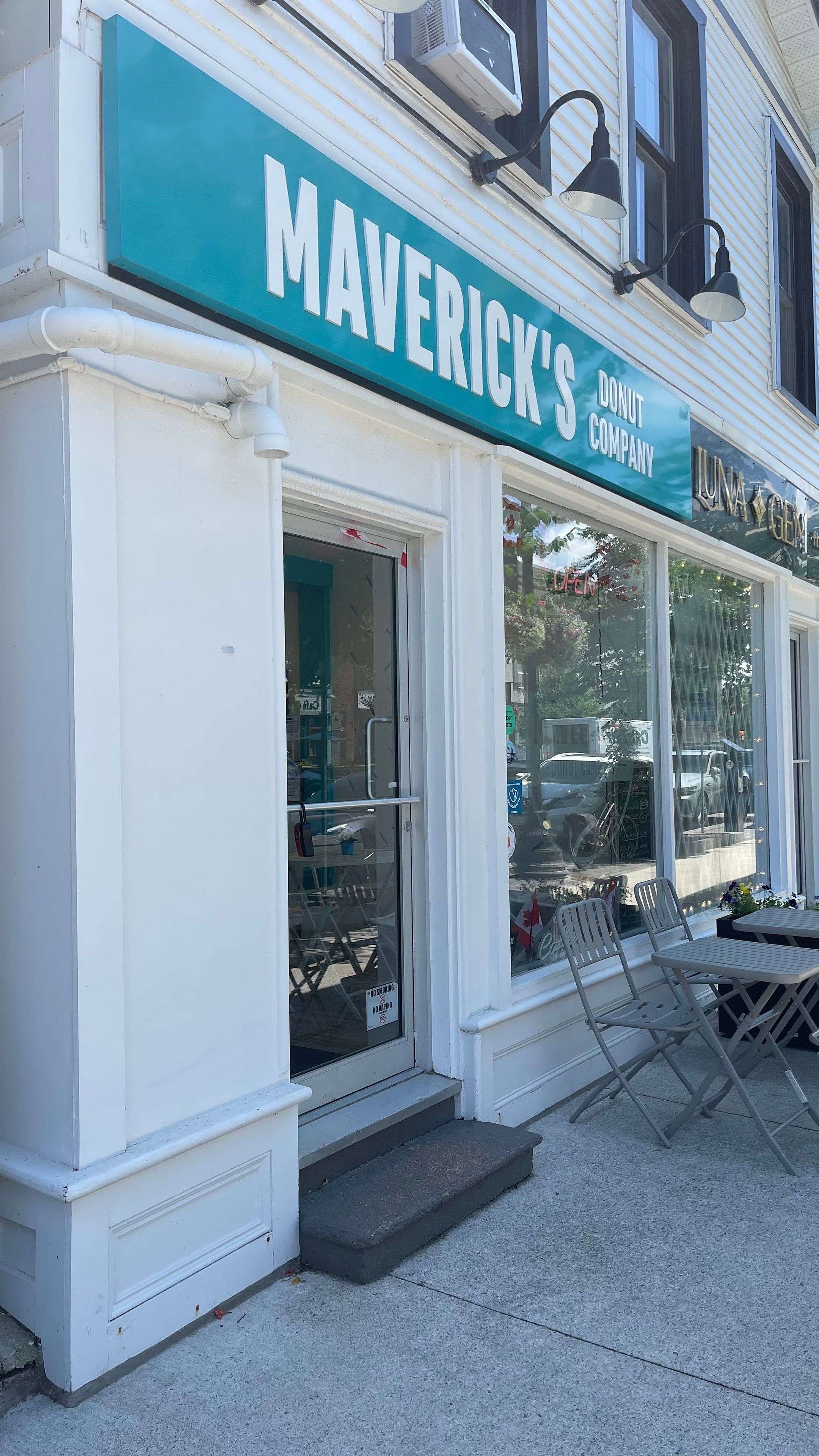 Oakville, ON L6J 1H3,152 Lakeshore RD E