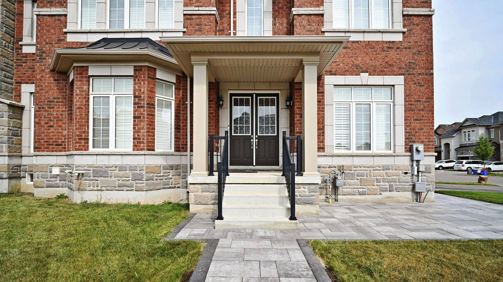 Halton Hills, ON L7G 0A5,77 Wildflower LN