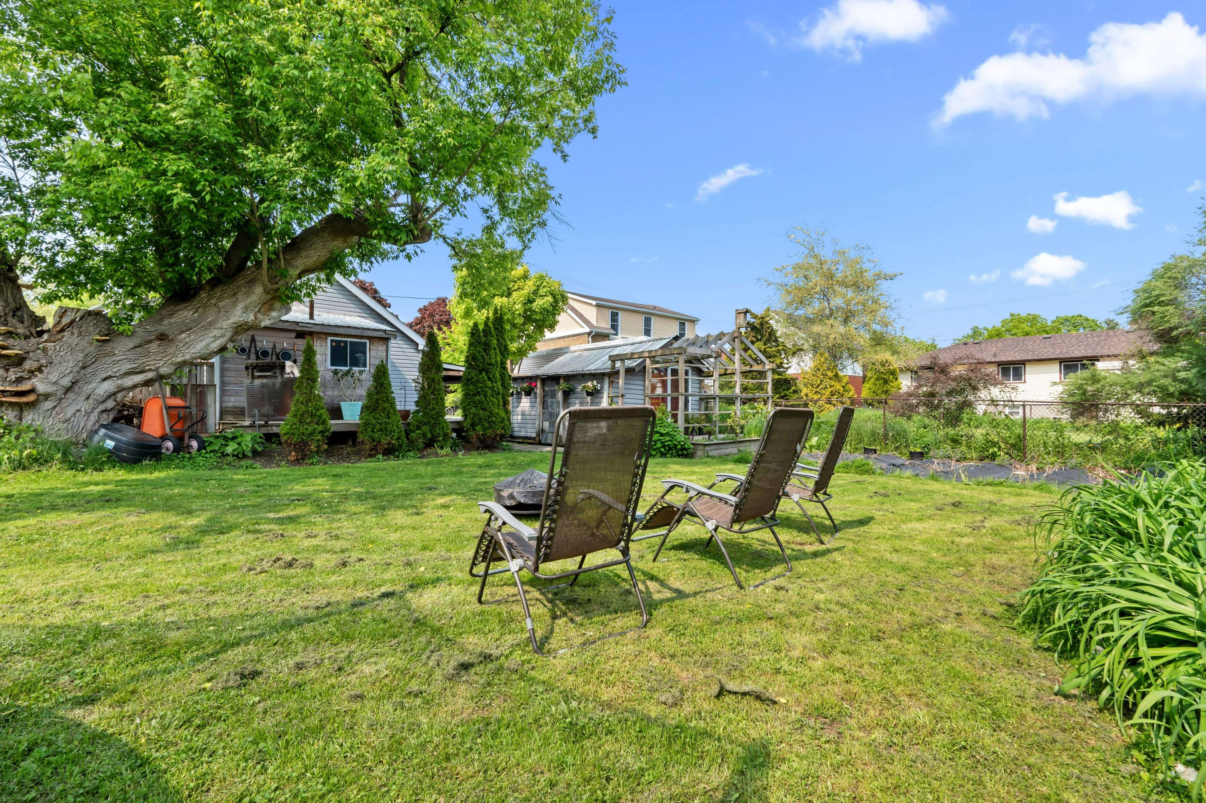 Kingston, ON K7M 2K3,120 Baiden ST