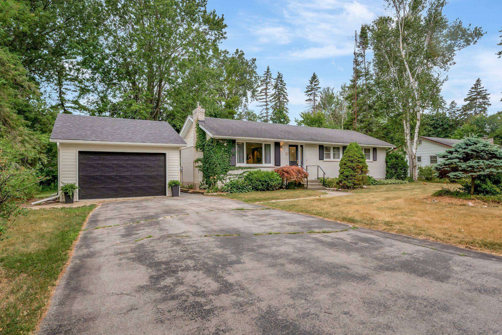 Quinte West, ON K0K 1L0,17 Princess DR