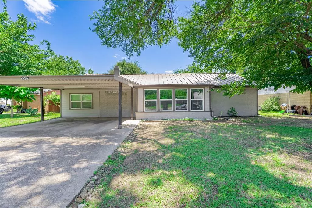 River Oaks, TX 76114,5509 Gilbow Avenue