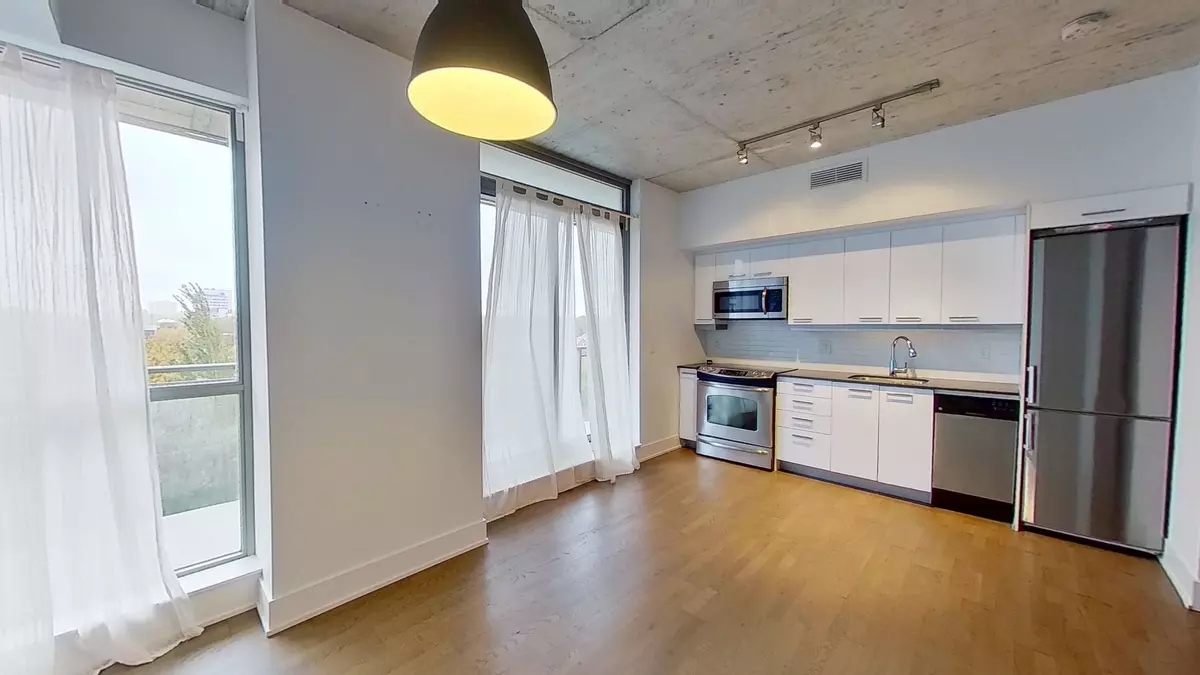 Toronto E01, ON M4M 1G3,630 QUEEN ST E #603