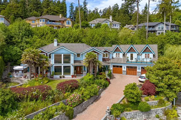 7014 Beach View Crt, Central Saanich, BC V8M 2J7