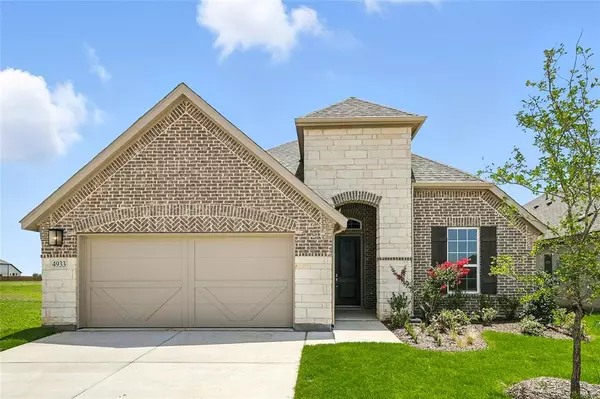 4933 Hitching Post Drive, Fort Worth, TX 76036