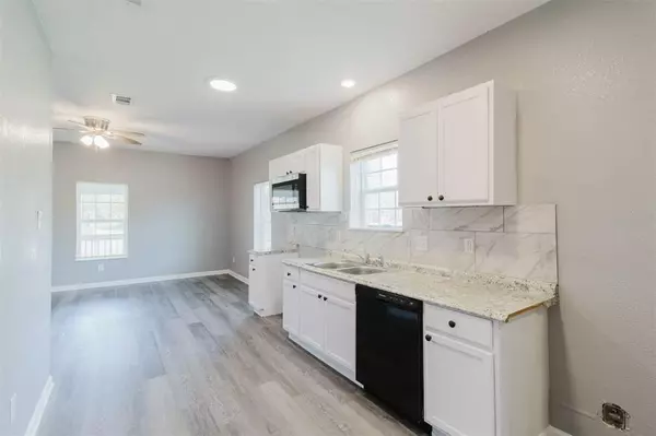 Waxahachie, TX 75165,712 E Jefferson Street