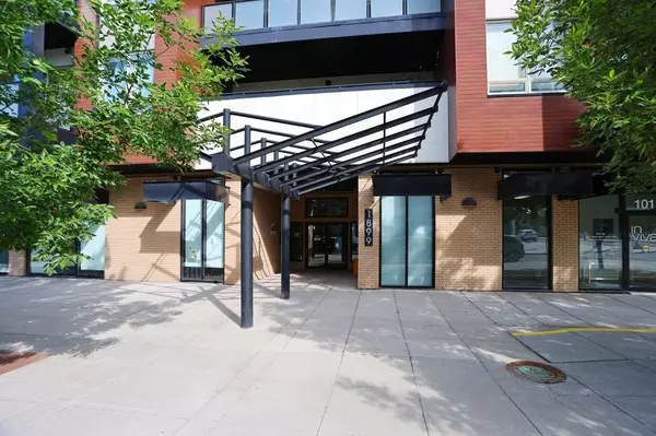 Calgary, AB T3B 4S3,1899 45 ST NW #211