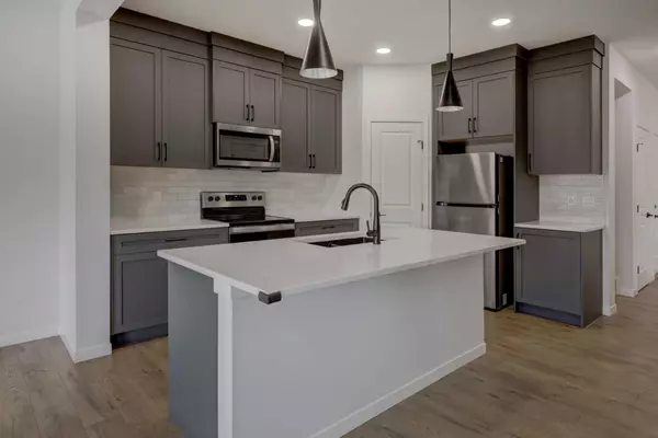 Airdrie, AB T4B 5K4,1038 Bayview Rise Southwest