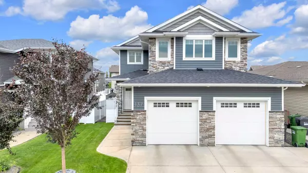137 Lazaro Close, Red Deer, AB T4R 0R7