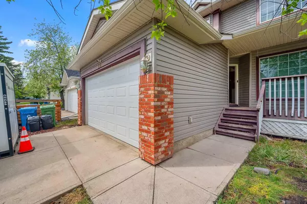 Calgary, AB T2Y 3H7,166 Somerset DR SW