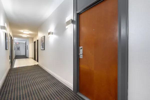 Toronto C09, ON M4W 3Y2,300 Bloor ST E #3109