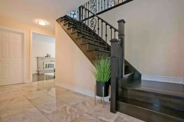 Toronto C15, ON M2J 3R3,157 Pleasant View DR