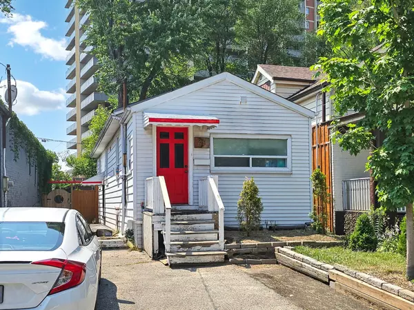 Toronto E06, ON M1L 2V5,48 St Dunstan DR