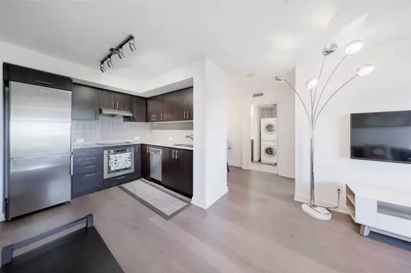 Toronto E07, ON M1S 0L7,255 village green square SQ #1005