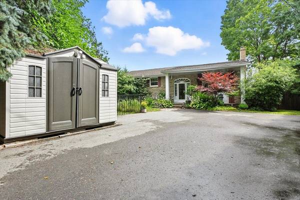 Peterborough West, ON K9J 6V5,76 Maple CRES