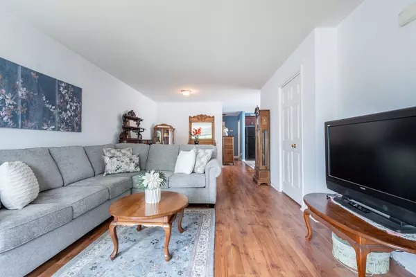 Niagara Falls, ON L2H 3V4,7696 Cortina CRES